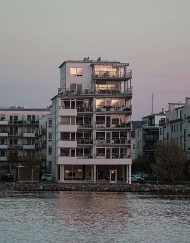 Noclegi przy plaży w Dziwnowie i Dziwnówku – jak znaleźć najlepsze miejsce na wypoczynek?