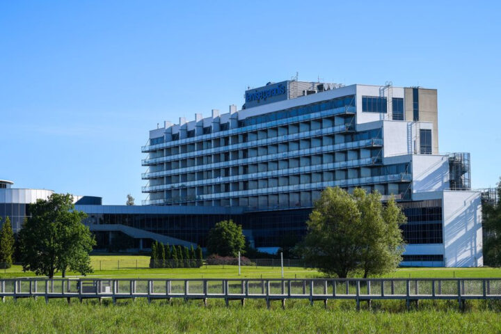 Konferencje biznesowe nad morzem: jak zaplanować wyjazd do Dziwnowa i okolic
