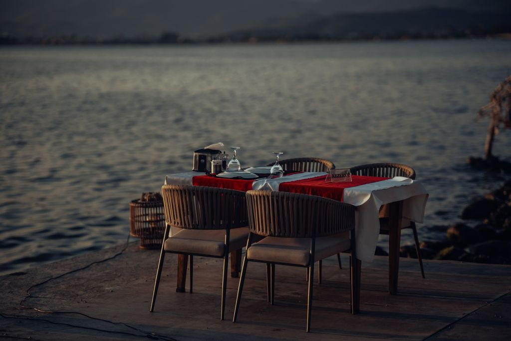 Restauracje przy plaży w Dziwnówku a alternatywy w okolicy