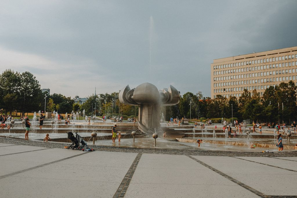 Zestawienie wybranych atrakcji w Dziwnowie i Dziwnówku